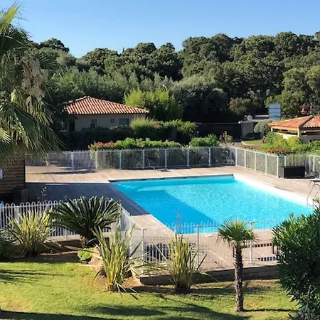 Villa Dans Avec Acces Plage A Pied Et Piscine Commune N14 *